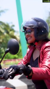 Rachitha Mahalakshmi Instagram - Being with me makes me very happy..... 🥰🥰🥰🥰The best therapy I have found....... 
Just ride.... Ride nd ride...... 🔥🔥🔥🔥🔥🔥🔥
 Well most requested song.... 
🥰🥰🥰🥰🥰🥰
:
@_harini_captures 
🥰🥰🥰😇😇😇😇😇
#Ruddydaries
#royalenfield
#womenbikers 
#thrillophiliaadventure