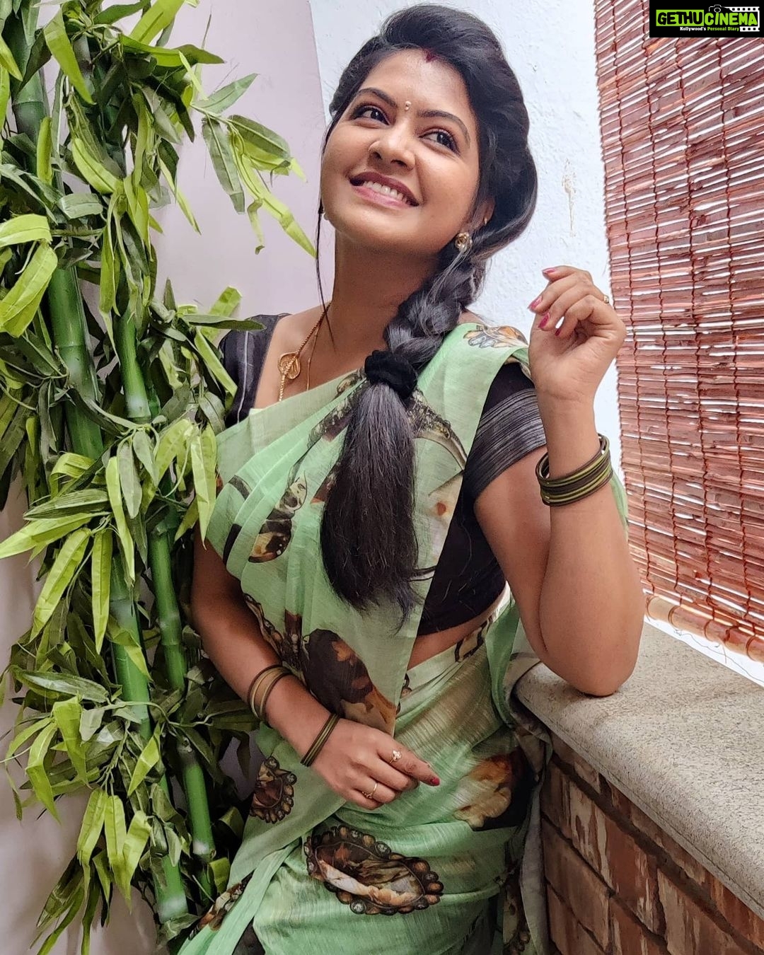 Rachitha Mahalakshmi Instagram - 🌟I have always loved the idea of not being what people expect me to be 🌟🤷🏻♀️🤷🏻♀️🤷🏻♀️ : #sareelove @srinivi_collectionz 🤝😇 : #supportwomenentrepreneurs🙋🏼💪🏻