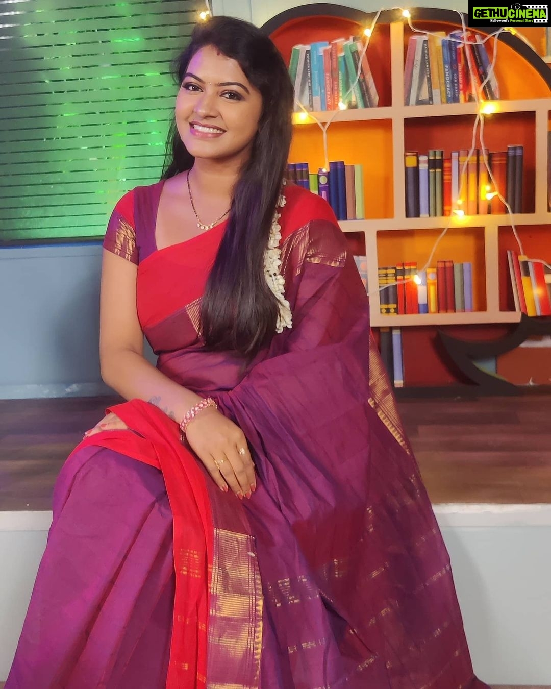 Rachitha Mahalakshmi Instagram - Being a person who has a whole book to say I choose myself to keep silentπ€·π»ββοΈπ€·π»ββοΈπ€·π»ββοΈπ€·π»ββοΈπππππ : #sareelove @yaalaboutique β€οΈβ€οΈβ€οΈβ€οΈ : Customized blouse @as_ladies_stitch π ππππ
