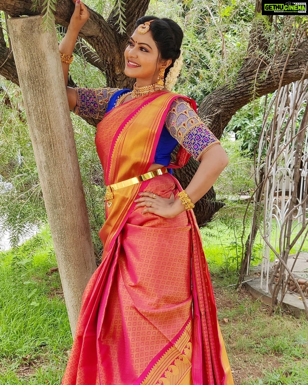Rachitha Mahalakshmi Instagram - π Above all,be d heroine of your own lifeπππππππππ Celebrate the womanhood π€π€π€π€π€ : Makeup and hair @aishu_makeup_artistry : Photography @dilipanphotography : Costume @je_queens_fashion : Jewellery @sudhasbridalcollection : Flower @_hrivasfloral_