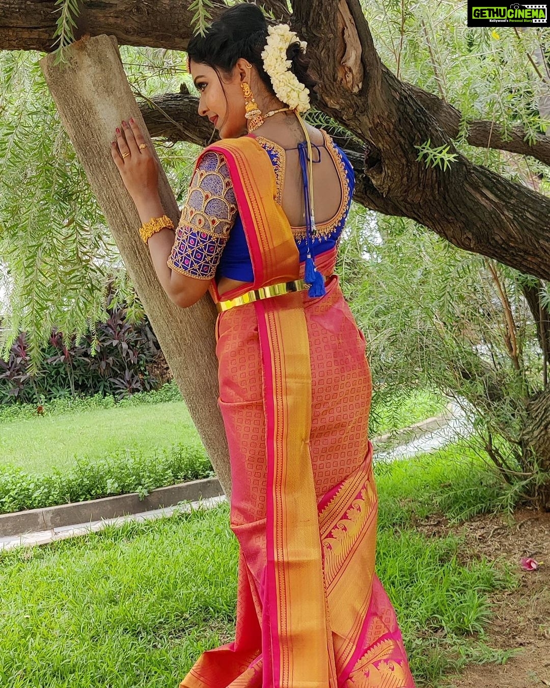 Rachitha Mahalakshmi Instagram - π Above all,be d heroine of your own lifeπππππππππ Celebrate the womanhood π€π€π€π€π€ : Makeup and hair @aishu_makeup_artistry : Photography @dilipanphotography : Costume @je_queens_fashion : Jewellery @sudhasbridalcollection : Flower @_hrivasfloral_