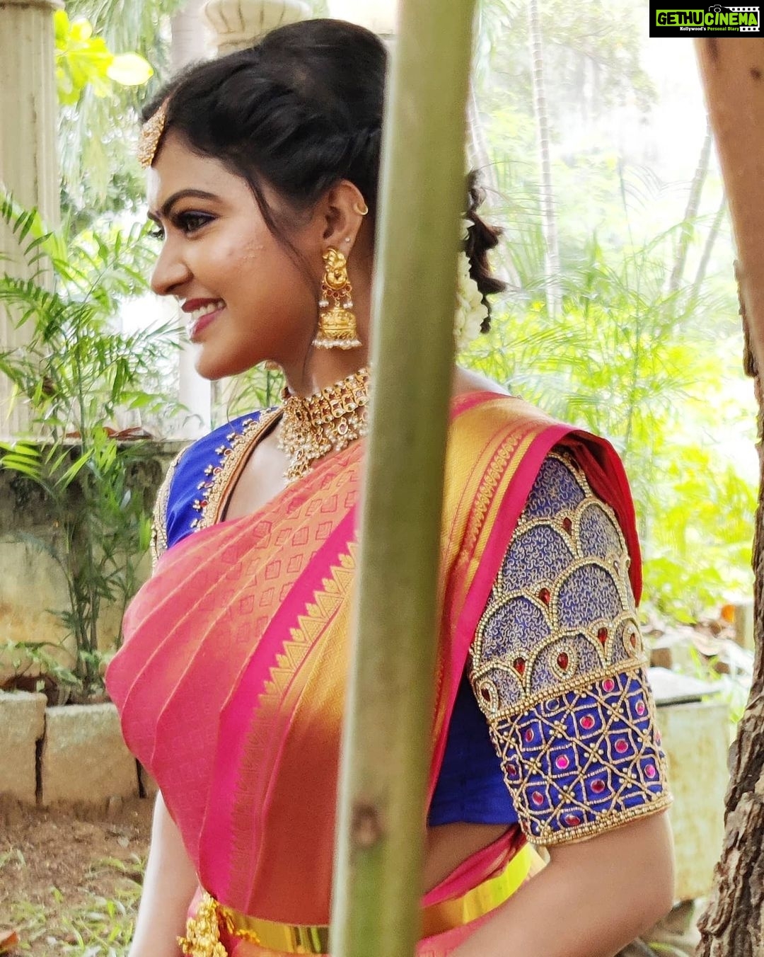 Rachitha Mahalakshmi Instagram - π Above all,be d heroine of your own lifeπππππππππ Celebrate the womanhood π€π€π€π€π€ : Makeup and hair @aishu_makeup_artistry : Photography @dilipanphotography : Costume @je_queens_fashion : Jewellery @sudhasbridalcollection : Flower @_hrivasfloral_