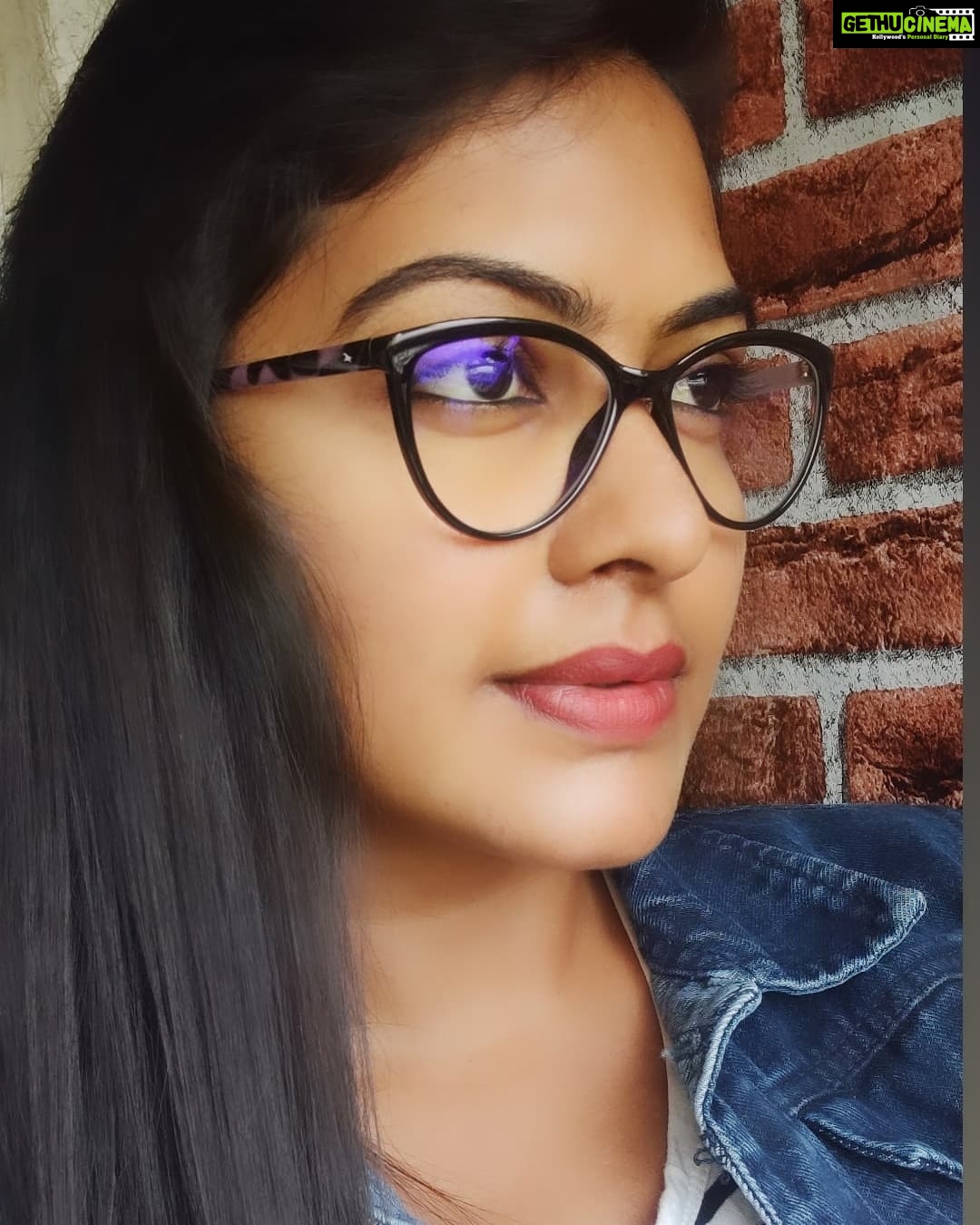 Rachitha Mahalakshmi Instagram - πSometimes not telling people anything is a good thing.... π Kalai vana-"kangal" π π€π€π€π€π€π€π€ πππππππ