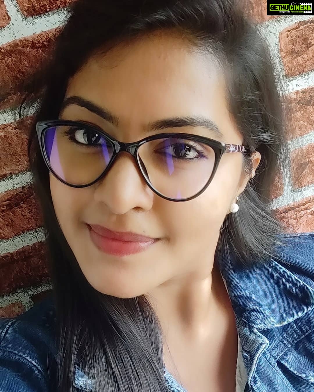 Rachitha Mahalakshmi Instagram - πSometimes not telling people anything is a good thing.... π Kalai vana-"kangal" π π€π€π€π€π€π€π€ πππππππ