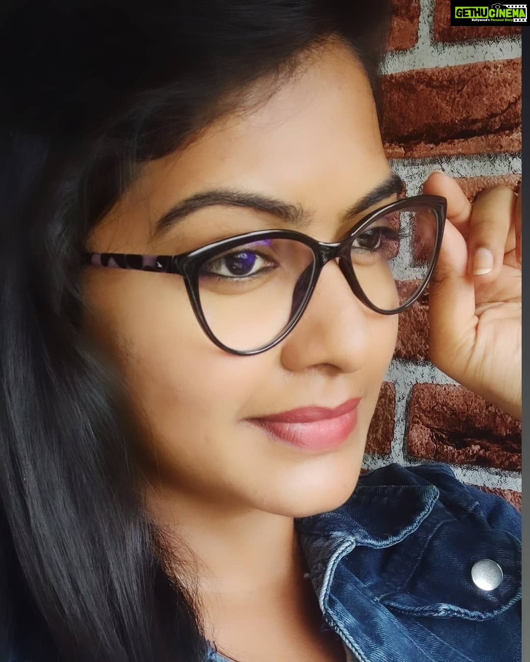 Rachitha Mahalakshmi Instagram - πSometimes not telling people anything is a good thing.... π Kalai vana-"kangal" π π€π€π€π€π€π€π€ πππππππ