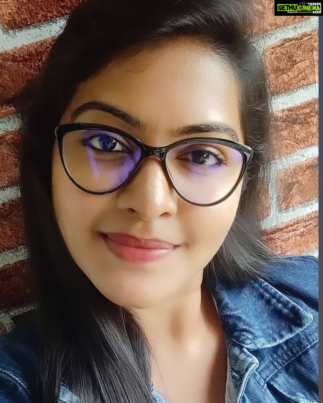 Rachitha Mahalakshmi Instagram - πSometimes not telling people anything is a good thing.... π Kalai vana-"kangal" π π€π€π€π€π€π€π€ πππππππ