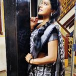 Rachitha Mahalakshmi Instagram - 🌟 They say Hardwork Betrays none... 🌟 But appudi thaeriliyae.... 🤔 Pappom.... Let me work even more harder....🤞💪💪💪 🤞🤞🤞 Nd c if it's true.... 🤷🏻‍♀️ : #sareelove @yaalaboutique 😇 : #supportwomenentrepreneurs🙋🏼💪🏻