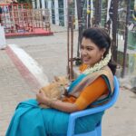 Rachitha Mahalakshmi Instagram - Namba nalla happy ya irukanum na evangae kodae irrunda podumae...... 🐕🐾🐾🐱🐾🐾 My Stress Busters, d reason for me to smile on my hectic days....😇😇😇😇😇 : #petlover #pawlove