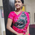 Rachitha Mahalakshmi Instagram - Adae thoon.... Adae Maddi.... Adae kadavu... Adae vedhu..... 😰😰😰😰😰😰 😳😳😳😳 Ahaaaaaa marubudiyuma...... 🥵🥵🥵🥵 : Hmmmm yengaeyum pogalae innum ingayae tha irukae.... ana illae pa..... 🤷🏻‍♀️ Note - abt me in NINI !! Just bcz of few rumours I can't say I will step out .... !! So pora varaikum povom....... 🤞Thana stop Achu na pathukalam.... So adhu varaikum yenna konjum free aaa vidungae..... 🙏🙌 Idae oru Periya news panni, no use actually! NINI Vittu Porangae porangae nu solli solli yenna neengalae pogavechuidduvingae poliyae.....🤦🏻‍♀️ : Namaku adi onnu pudusu illiyae.......🤕🤕🤕🤕🤕 pappom yenna tha nadakum nu..... 🙄 Just going with d flow.... support panna Neengaeyella irukingae lae Yedhu nadandalum pathukalam..... 💪💪💪🤞🤞🤞🤞🤞 #Sareelove 👉👉👉 @yaalaboutique