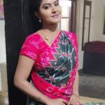 Rachitha Mahalakshmi Instagram - Adae thoon.... Adae Maddi.... Adae kadavu... Adae vedhu..... 😰😰😰😰😰😰 😳😳😳😳 Ahaaaaaa marubudiyuma...... 🥵🥵🥵🥵 : Hmmmm yengaeyum pogalae innum ingayae tha irukae.... ana illae pa..... 🤷🏻‍♀️ Note - abt me in NINI !! Just bcz of few rumours I can't say I will step out .... !! So pora varaikum povom....... 🤞Thana stop Achu na pathukalam.... So adhu varaikum yenna konjum free aaa vidungae..... 🙏🙌 Idae oru Periya news panni, no use actually! NINI Vittu Porangae porangae nu solli solli yenna neengalae pogavechuidduvingae poliyae.....🤦🏻‍♀️ : Namaku adi onnu pudusu illiyae.......🤕🤕🤕🤕🤕 pappom yenna tha nadakum nu..... 🙄 Just going with d flow.... support panna Neengaeyella irukingae lae Yedhu nadandalum pathukalam..... 💪💪💪🤞🤞🤞🤞🤞 #Sareelove 👉👉👉 @yaalaboutique