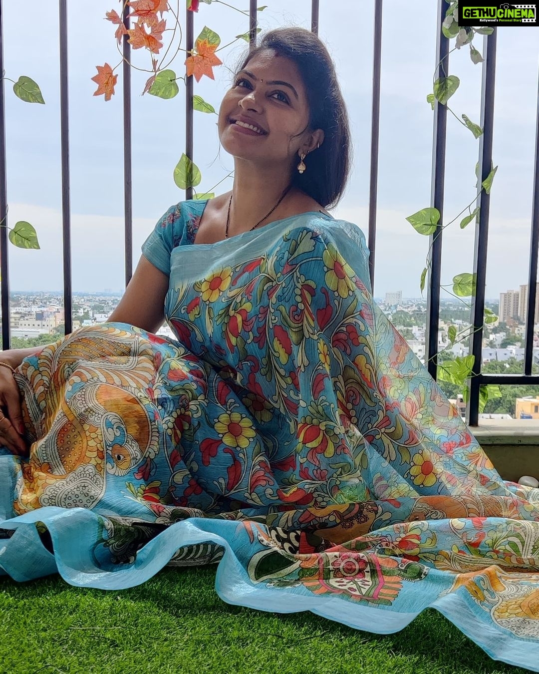 Rachitha Mahalakshmi Instagram - 🌟No need to chase anything or anyone..... Just start working for wt u want,nd remain patient nd c things happening....🌟 💪💪💪💪💪😇 Well its d monotonous me...... 🤷🏻♀️🤷🏻♀️🤷🏻♀️🤷🏻♀️🤷🏻♀️🥰🥰🥰🥰🥰 : #sareelove @annie_boutique55 🥰😇