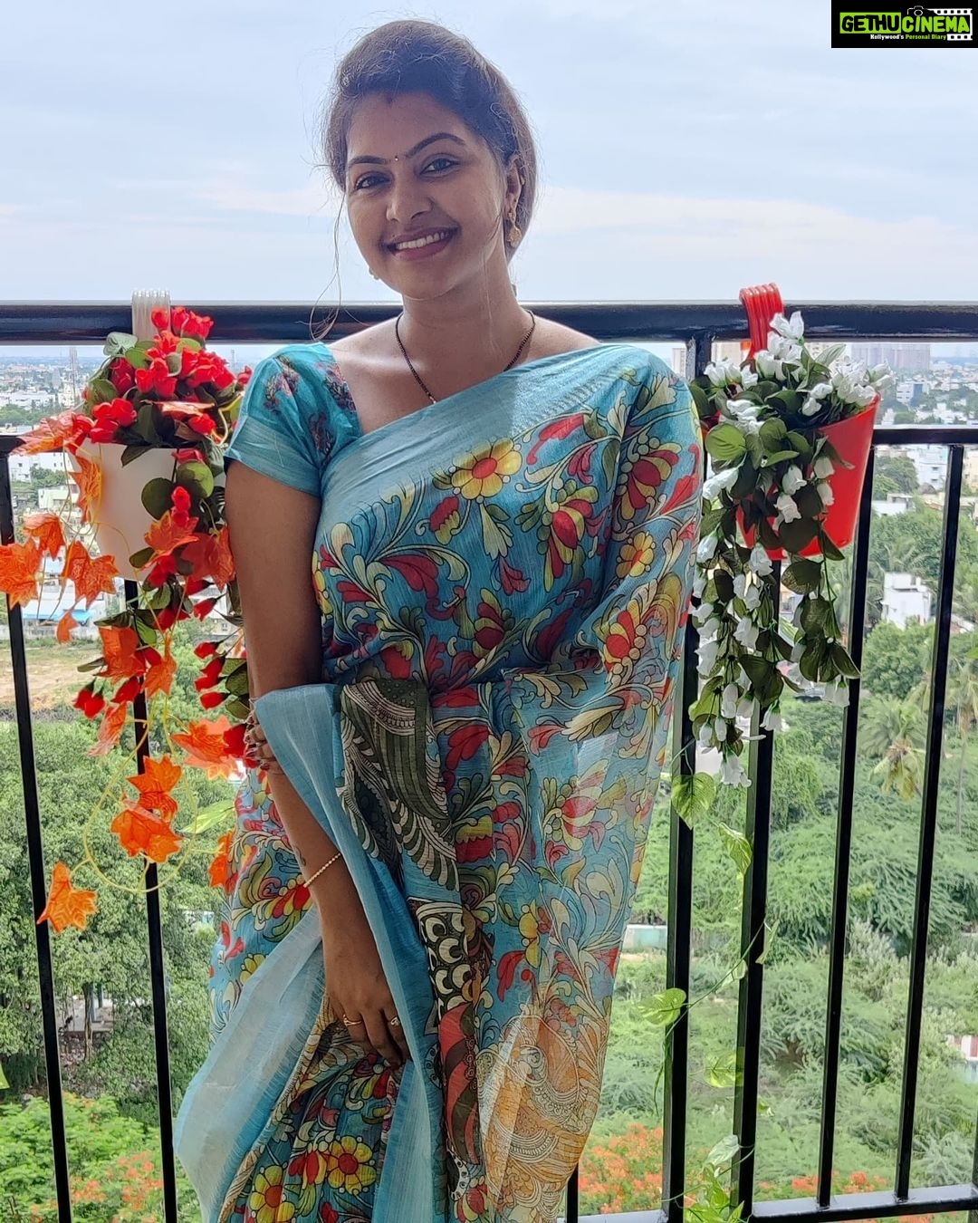 Rachitha Mahalakshmi Instagram - 🌟No need to chase anything or anyone..... Just start working for wt u want,nd remain patient nd c things happening....🌟 💪💪💪💪💪😇 Well its d monotonous me...... 🤷🏻♀️🤷🏻♀️🤷🏻♀️🤷🏻♀️🤷🏻♀️🥰🥰🥰🥰🥰 : #sareelove @annie_boutique55 🥰😇
