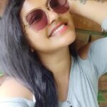 Rachitha Mahalakshmi Instagram – Appo appo konjum ippudiyum irrupom….. 😏😇😇
😁😁😁😁😁
Pic with my new kannadi… 😎😎😎😎
Illae illae.. windshield 😁🤭
Ana yenna Kannadi tha konjum chinnadapochu 🤭 😎🤓