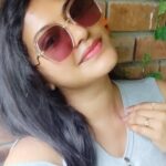 Rachitha Mahalakshmi Instagram – Appo appo konjum ippudiyum irrupom….. 😏😇😇
😁😁😁😁😁
Pic with my new kannadi… 😎😎😎😎
Illae illae.. windshield 😁🤭
Ana yenna Kannadi tha konjum chinnadapochu 🤭 😎🤓