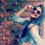 Rachitha Mahalakshmi Instagram – Appo appo konjum ippudiyum irrupom….. 😏😇😇
😁😁😁😁😁
Pic with my new kannadi… 😎😎😎😎
Illae illae.. windshield 😁🤭
Ana yenna Kannadi tha konjum chinnadapochu 🤭 😎🤓