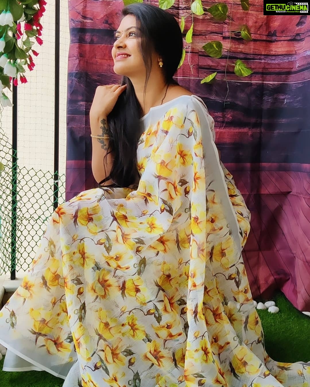 Rachitha Mahalakshmi Instagram - Well that's a lovely saree on a lovely Sunday morning 🥰🥰🥰 : #sareelove @dearunique_1 😇 🌻🌼🌸😇 : #supportwomenentrepreneurs🙋🏼💪🏻