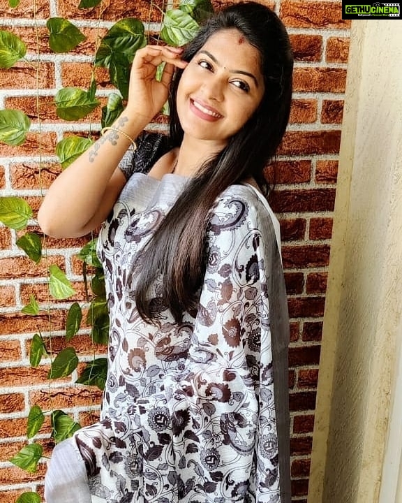 Rachitha Mahalakshmi Instagram - Happy morning 🌷 : #sareelove @annie_boutique55 ❤️ : #supportwomenentrepreneurs🙋🏼💪🏻
