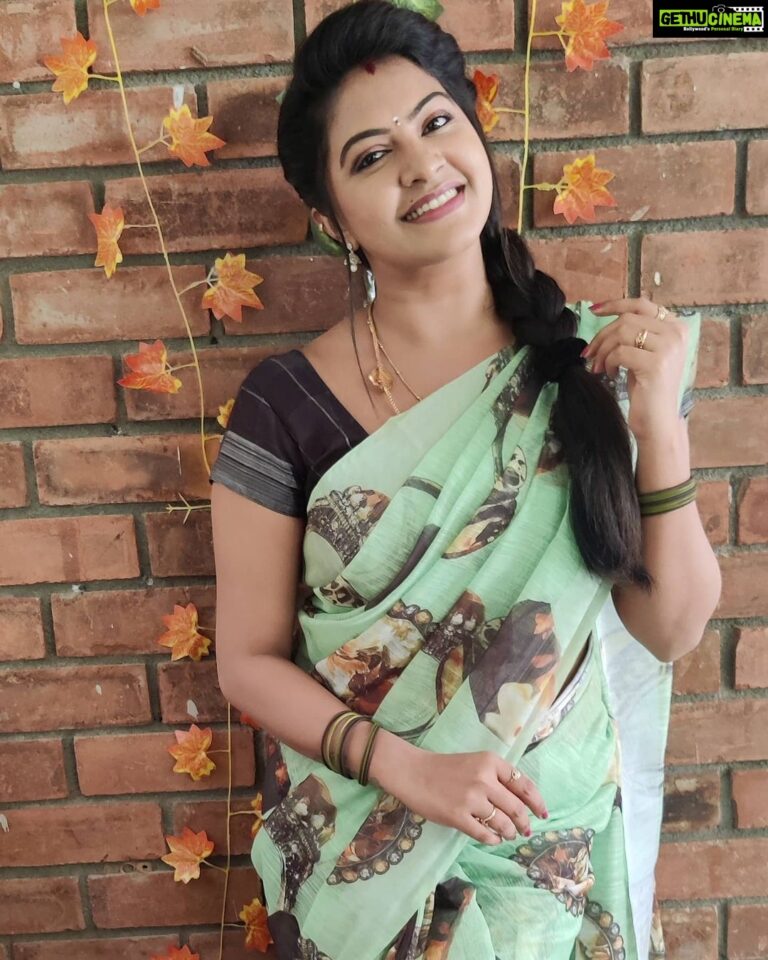 Rachitha Mahalakshmi Instagram - 🌟I have always loved the idea of not being what people expect me to be 🌟🤷🏻‍♀️🤷🏻‍♀️🤷🏻‍♀️ : #sareelove @srinivi_collectionz 🤝😇 : #supportwomenentrepreneurs🙋🏼💪🏻