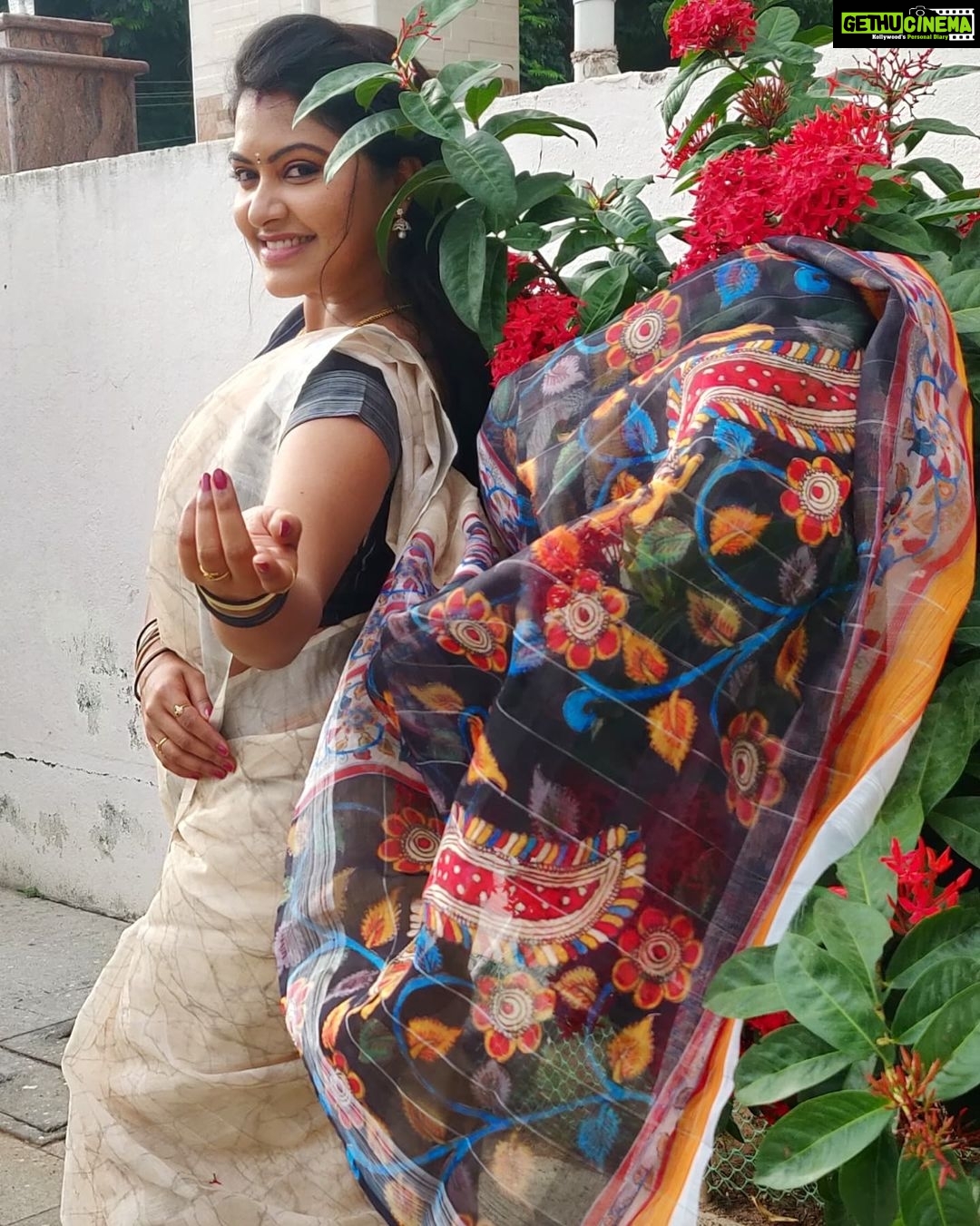 Rachitha Mahalakshmi Instagram - 🌟 learning to be calm whe you're disrespected is a super power 🌟 #sareelove @fameblueboutique : #supportwomenentrepreneurs🙋🏼💪🏻