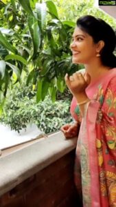 Rachitha Mahalakshmi Instagram - That pure happiness u get wen thiruding mangaaaa 😋😋😋 
🤪😅😇