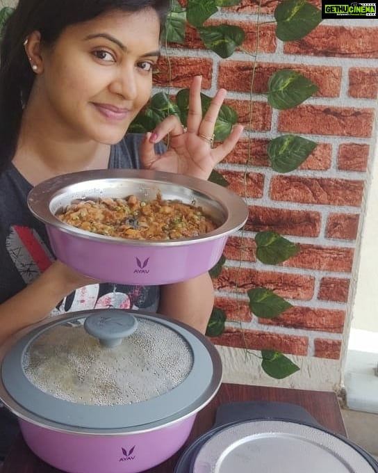 Rachitha Mahalakshmi Instagram - @vayaindia Hautecase making my Weekends more special than they already are. Insulated, the casserole keeps food fresh, warm and looks absolutely stunning brightening up my dining space. Smart and convenient, it comes in convenient sizes and with 2 different types of lids. Check out the entire collection at Vaya.in #vayaindia #vayahautecase #casserole #sundaymeal
