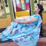 Rachitha Mahalakshmi Instagram – 🌟Everyone can make u smile… But not everyone can make u happy…..🌟 
😇😇😇😇😇🙏🙏🙏🙏
:
Maha evenings…. 
:
#Sareelove @dearunique_1 💙💗❤️🧡🤎
:
#supportwomenentrepreneurs🙋🏼💪🏻