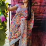 Rachitha Mahalakshmi Instagram - Welcoming Floral collections 🌷🌸🌹🌺🌼🌼🌸🌺🏵️🌷🌸🌹🌻🌹🌺🌸🌷🌼🌻🌹🌸🌷 with my 🐱🐾🐾 @siberian_whiskeygrey : #sareelove @dearunique_1 😇😇😇 : #supportwomenentrepreneurs🙋🏼💪🏻