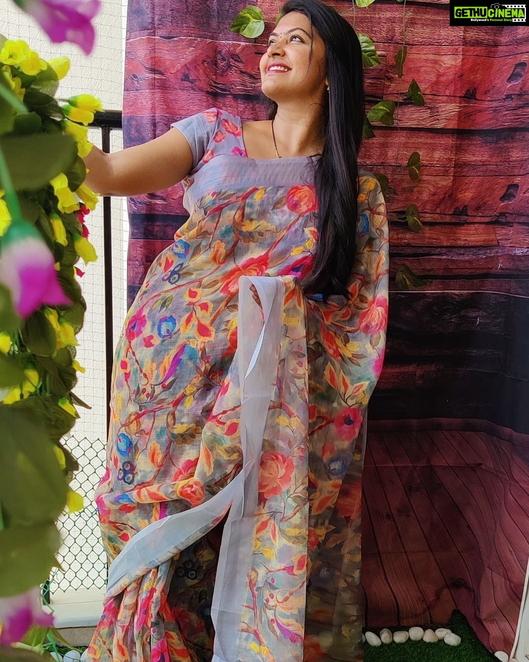 Rachitha Mahalakshmi Instagram - Welcoming Floral collections ๐ท๐ธ๐น๐บ๐ผ๐ผ๐ธ๐บ๐ต๏ธ๐ท๐ธ๐น๐ป๐น๐บ๐ธ๐ท๐ผ๐ป๐น๐ธ๐ท with my ๐ฑ๐พ๐พ @siberian_whiskeygrey : #sareelove @dearunique_1 ๐๐๐ : #supportwomenentrepreneurs๐๐ผ๐ช๐ป