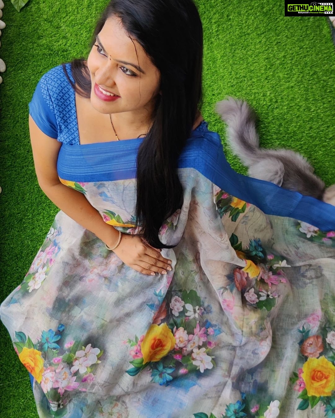 Rachitha Mahalakshmi Instagram - Welcoming Floral collections ๐ท๐ธ๐น๐บ๐ผ๐ผ๐ธ๐บ๐ต๏ธ๐ท๐ธ๐น๐ป๐น๐บ๐ธ๐ท๐ผ๐ป๐น๐ธ๐ท with my ๐ฑ๐พ๐พ @siberian_whiskeygrey : #sareelove @dearunique_1 ๐๐๐ : #supportwomenentrepreneurs๐๐ผ๐ช๐ป