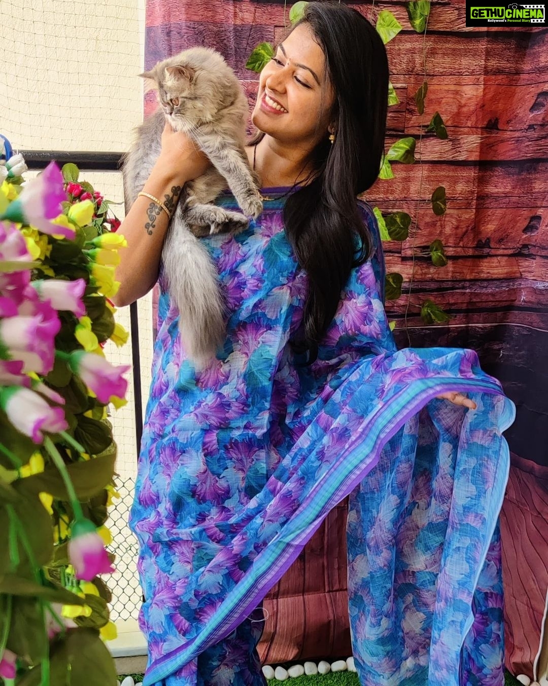 Rachitha Mahalakshmi Instagram - Welcoming Floral collections ๐ท๐ธ๐น๐บ๐ผ๐ผ๐ธ๐บ๐ต๏ธ๐ท๐ธ๐น๐ป๐น๐บ๐ธ๐ท๐ผ๐ป๐น๐ธ๐ท with my ๐ฑ๐พ๐พ @siberian_whiskeygrey : #sareelove @dearunique_1 ๐๐๐ : #supportwomenentrepreneurs๐๐ผ๐ช๐ป