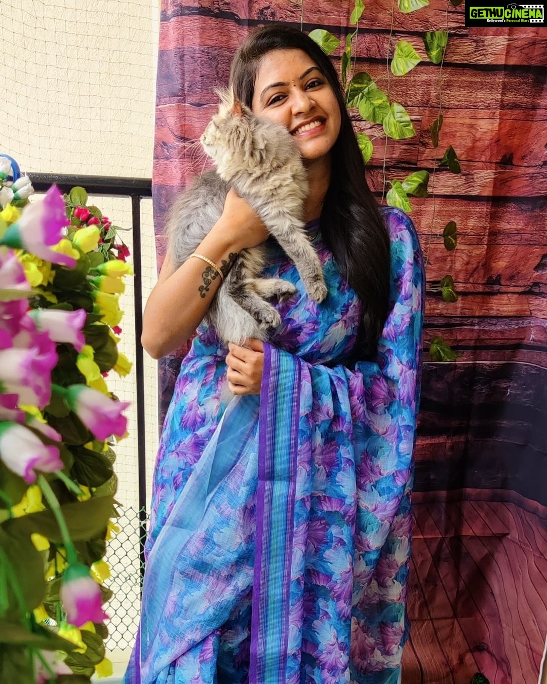 Rachitha Mahalakshmi Instagram - Welcoming Floral collections ๐ท๐ธ๐น๐บ๐ผ๐ผ๐ธ๐บ๐ต๏ธ๐ท๐ธ๐น๐ป๐น๐บ๐ธ๐ท๐ผ๐ป๐น๐ธ๐ท with my ๐ฑ๐พ๐พ @siberian_whiskeygrey : #sareelove @dearunique_1 ๐๐๐ : #supportwomenentrepreneurs๐๐ผ๐ช๐ป