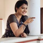 Rachitha Mahalakshmi Instagram - There r so many beautiful reasons to be happy just pick one.... Happy evenings.... 😇😇😇 Upcoming NINI 😇 : #sareelove 🖤🖤🖤🖤 @_draperr_ 👈👈👈 : #supportwomenentrepreneurs🙋🏼💪🏻