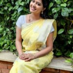 Rachitha Mahalakshmi Instagram – 🌟Behind every strong women there is a story that gave them no choice 🌟 
:
#sareelove @jeerafashion 💛💛💛💛
:
#supportwomenentrepreneurs🙋🏼💪🏻