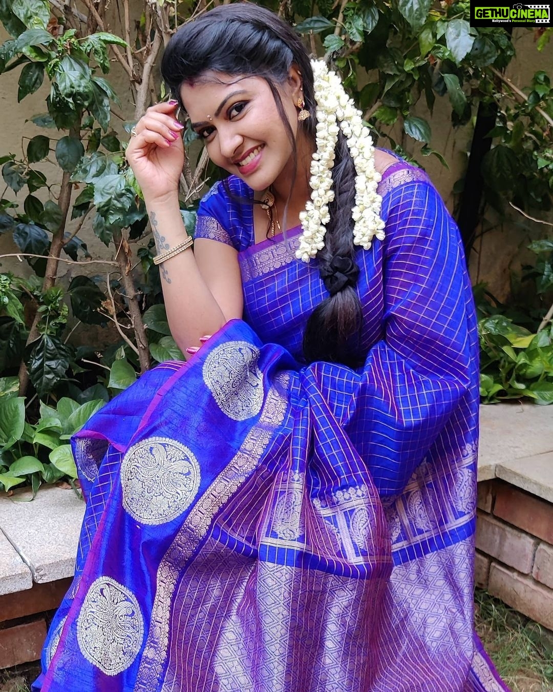 Rachitha Mahalakshmi Instagram - 🌟 Change is painful but nothing is as painful as staying stuck somewhere u dont belong 🌟 : MAHA EVENINGS 😇😇😇 : Well wait for the unexpected twists in NINI 🥺🥺🥺🥺 : #Sareelove @fameblueboutique #supportwomenentrepreneurs🙋🏼💪🏻