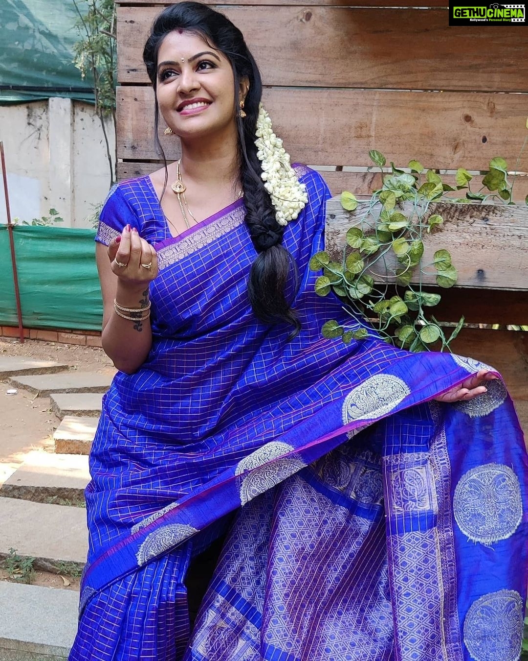 Rachitha Mahalakshmi Instagram - 🌟 Change is painful but nothing is as painful as staying stuck somewhere u dont belong 🌟 : MAHA EVENINGS 😇😇😇 : Well wait for the unexpected twists in NINI 🥺🥺🥺🥺 : #Sareelove @fameblueboutique #supportwomenentrepreneurs🙋🏼💪🏻