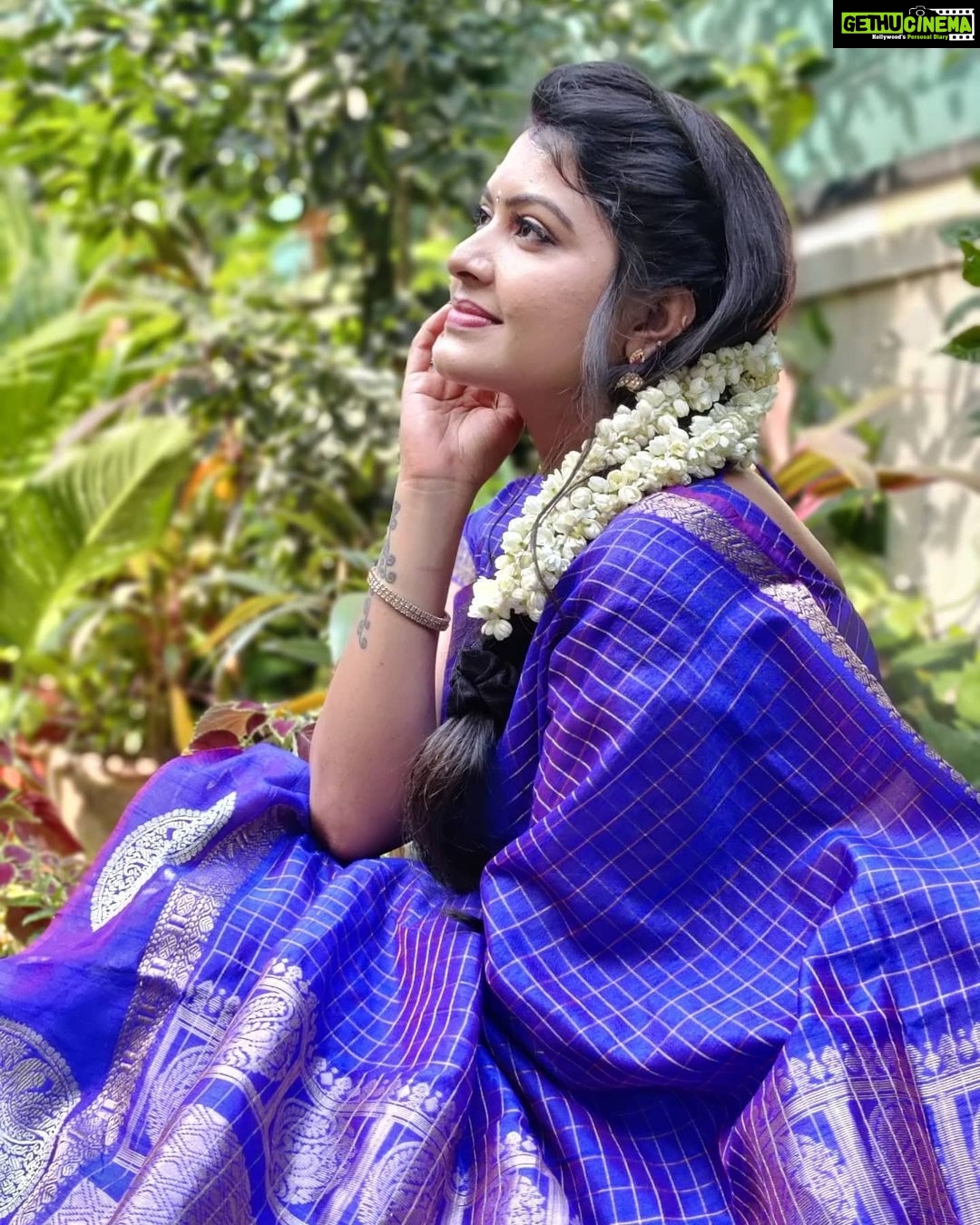 Rachitha Mahalakshmi Instagram - 🌟 Change is painful but nothing is as painful as staying stuck somewhere u dont belong 🌟 : MAHA EVENINGS 😇😇😇 : Well wait for the unexpected twists in NINI 🥺🥺🥺🥺 : #Sareelove @fameblueboutique #supportwomenentrepreneurs🙋🏼💪🏻