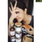 Rachitha Mahalakshmi Instagram - 🙏Iraiva Thanku for d food am having today..... 🙏 My Sunday mornings made me feel yum yum yummy 😋 with these Natural Homemade jams nd spreads 😋😋😋😋😋😋 : @thebasketcatchy 👈👈👈👈 : must say it's toooo good.... Main reason for me choose @thebasketcatchy is no preservatives Healthy nd made with jaggery 😋 so just munch them all day as u wish..... 😇😇😇😇 🙌🙌🙌🙌🙌🙌 #supportwomenentrepreneurs🙋🏼💪🏻 #helptheneedy