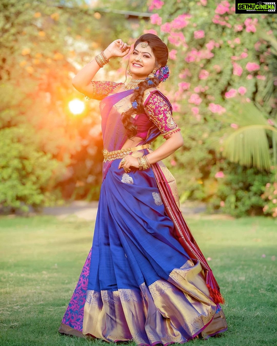 Rachitha Mahalakshmi Instagram - 🙏இனிய தமிழ் புத்தாண்டு நல்வாழ்த்துக்கள்🙏😇😇😇 : 📸here comes d clicks 😇😇😇😇 : Team behind this look 👇 : Lovelymakeup by MUA : @sharanyas_makeupartistry 😇❤️ : 📸 @dhanush__photography : Hairdo @mani_hairstylist : Jewelry @new_ideas_fashions : Saree @prahlasilks 😇 : Customized outfit @plush_boutique_jb ❤️ : Keep waiting for more 😇