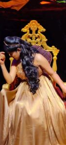 Rachitha Mahalakshmi Instagram - Most requested reels....💛💛💛💛💛💛
Inda song reels pannungae nu kaetta anda nalu perukaga idha dedicate pannurae... 🤭🤭🤭🤭🤭🤭
:
👉Non dancer version of
#enjoyenjaami 😜 🤷🏻‍♀️
:
Yedho namaku theranjadhu tha namba pannuvom 😁
Aga motthatulae Yennayum inda song ku reels panna vechitingalae......🙆🏻‍♀️😅 
Valgha.. Valgha.... 🙌🙌🙌🙌🙌😜
