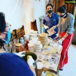 Ragini Dwivedi Instagram - RDKITCHEN WITH A PURPOSE So we all got together and made a very special meal for the #healthwarriors at the Government Hospital to thank them for the selfless work they’re doing and spend some amazing time together over cooking and packing .... Special thanks to Ravi and Ramesh ji for helping out .❤️🙏🥰 The meal consisted of a rich vegetable saagu and chapattis for 150 staff ... happiness is putting a smile on someone’s face in ur little way ... try it :) #RDKITCHEN #trysomethingnew #love #quarantinelife #pride #healthyfood #thankful #blessed #stayhomestaysafe #wereallinthistogether #bengaluru #instagram #instagood #instadaily #instalike #foodforthought #healthyeating Home Sweet Home