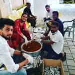 Ragini Dwivedi Instagram – TOGETHER WE CAN ❤️ Our little cloud kitchen with Misal n team 
All of us Made food from our homes for the government hospital Victoria doctors nurses health care staff etc and sent a healthy veg meal ….. so much happiness when you do something to just put a smile on a face 
#quarantine #dosomethingdifferent #stayhealthy #lovenlight #foodforthought #helpeachother #vegetarianfood #unsungheroes #raginidwivedi #socialworklife #happiness #pride Bangalore, India