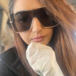 Ragini Dwivedi Instagram - What is important needs to be imposed first .... pls wear the gloves before anything else.... the mask is if ur not well this is basic sanitation and care .... WE TOUCH EVERYTHING 🙏