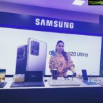 Ragini Dwivedi Instagram - #SAMSUNGS20 And #S20plus launch With d supergood looking ambassador😉 Thankyou @samsungindia @samsungmobile @withgalaxy @channel9mobiles @kumarjagganath Must checkout the amazing features look and feel of the phones .... next level work #z44w #samsungs20plus #samsungs20 #love #launch #bengaluru #face #raginidwivedi #actor #entrepreneur #influencer Jay Nager