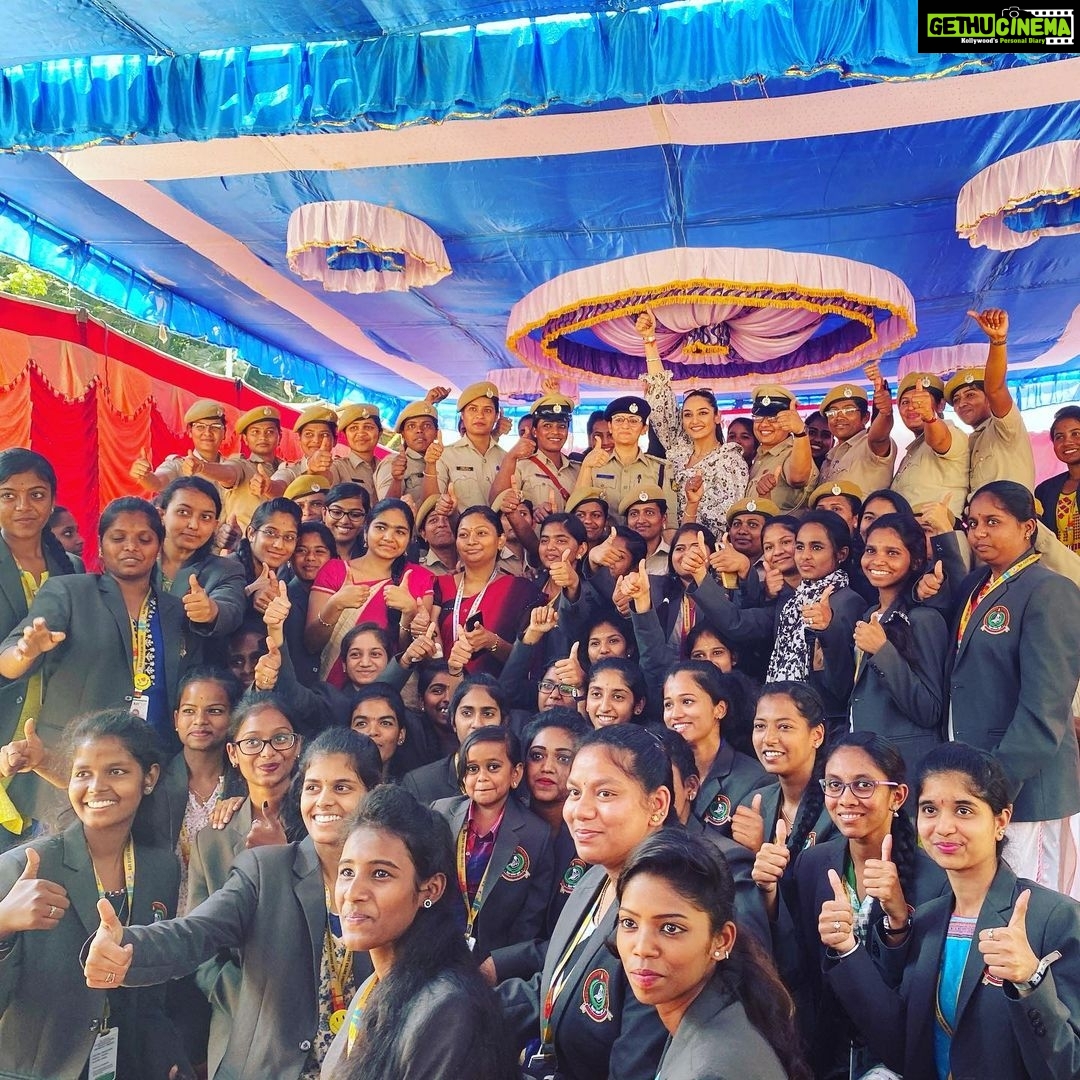 Ragini Dwivedi Instagram - The Decision lies in you .... live with it or take the big step ❤️🤟🏻🤟🏻 Time to take the leap girls .... stand up 🙂 Be proud of ur own identity and ur dreams #womenempowerment #women #pride #chooseyourself #raginidwivedi
