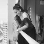 Ragini Dwivedi Instagram - A very black and white person living in a colourful world ❣️ 📸 @rudraksh_dwivedi #raginidwivedi #actor #influencer #poser #shootlife #mumbai #workmode #blacknwhite #photoshoot #letsgo #portraitphotography #positivenewsindia Mumbai, Maharashtra