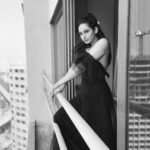 Ragini Dwivedi Instagram - Life won’t sparkle unless you do ❣️ 📸 @rudraksh_dwivedi Garment @rudrakshdwivedi #raginidwivedi #actor #poser #influencer #blacknwhite Mumbai, Maharashtra