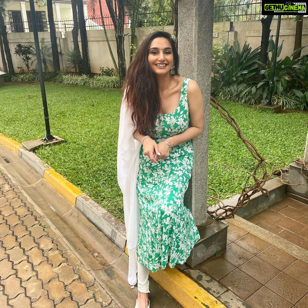 Ragini Dwivedi Instagram - GREEN : the colour of life , renewal and energy associated with growth harmony freshness and safety โฆ Traditionally associated with money finance and ambition Green has healing powers as it is the most restful and relaxing colour to the human eyes :) helps alleviate anxiety depression and nervousness ๐ #colours #colouroftheday #durgapuja #navratri2021 #navratri #lovenlight #smile #coloursofindia #colourfull #positivevibes #festivewear #poser Bangalore, India