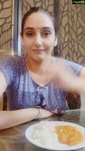 Ragini Dwivedi Instagram - An amazing start to the most amazing of festivals… the fast will be on for 8 days let’s eat some vrat ka food in video specially made Aloo Sabzi with vrat rice (eaten only during this fast ) #vratrecipes #vratfood #navratrispecial #fastfood #durgapuja #letseat #mukbang #eatingasmr #eating #eatfamous #foodie #foodblogger #influencer #raginidwivedi #rdeats