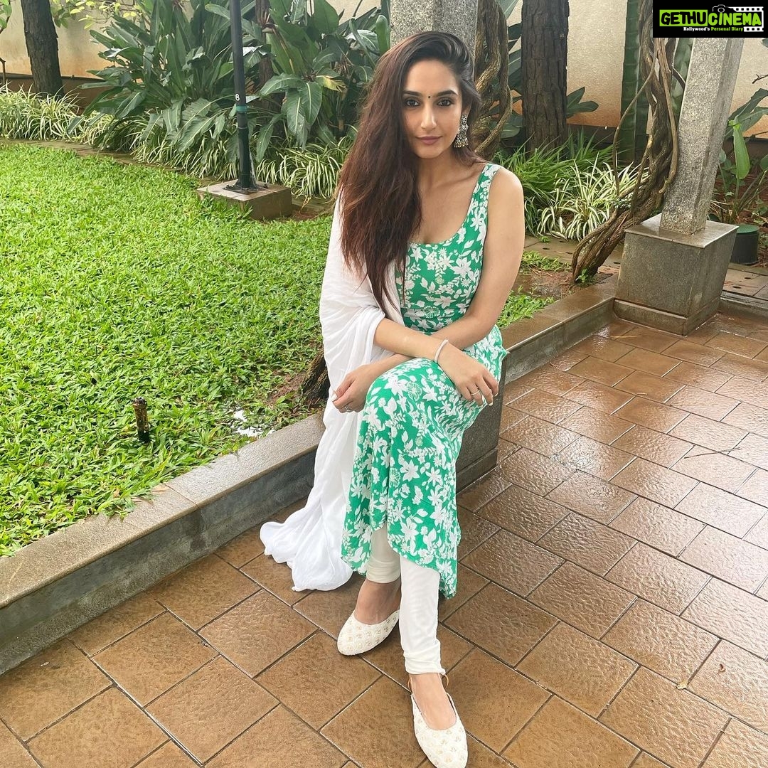 Ragini Dwivedi Instagram - GREEN : the colour of life , renewal and energy associated with growth harmony freshness and safety โฆ Traditionally associated with money finance and ambition Green has healing powers as it is the most restful and relaxing colour to the human eyes :) helps alleviate anxiety depression and nervousness ๐ #colours #colouroftheday #durgapuja #navratri2021 #navratri #lovenlight #smile #coloursofindia #colourfull #positivevibes #festivewear #poser Bangalore, India
