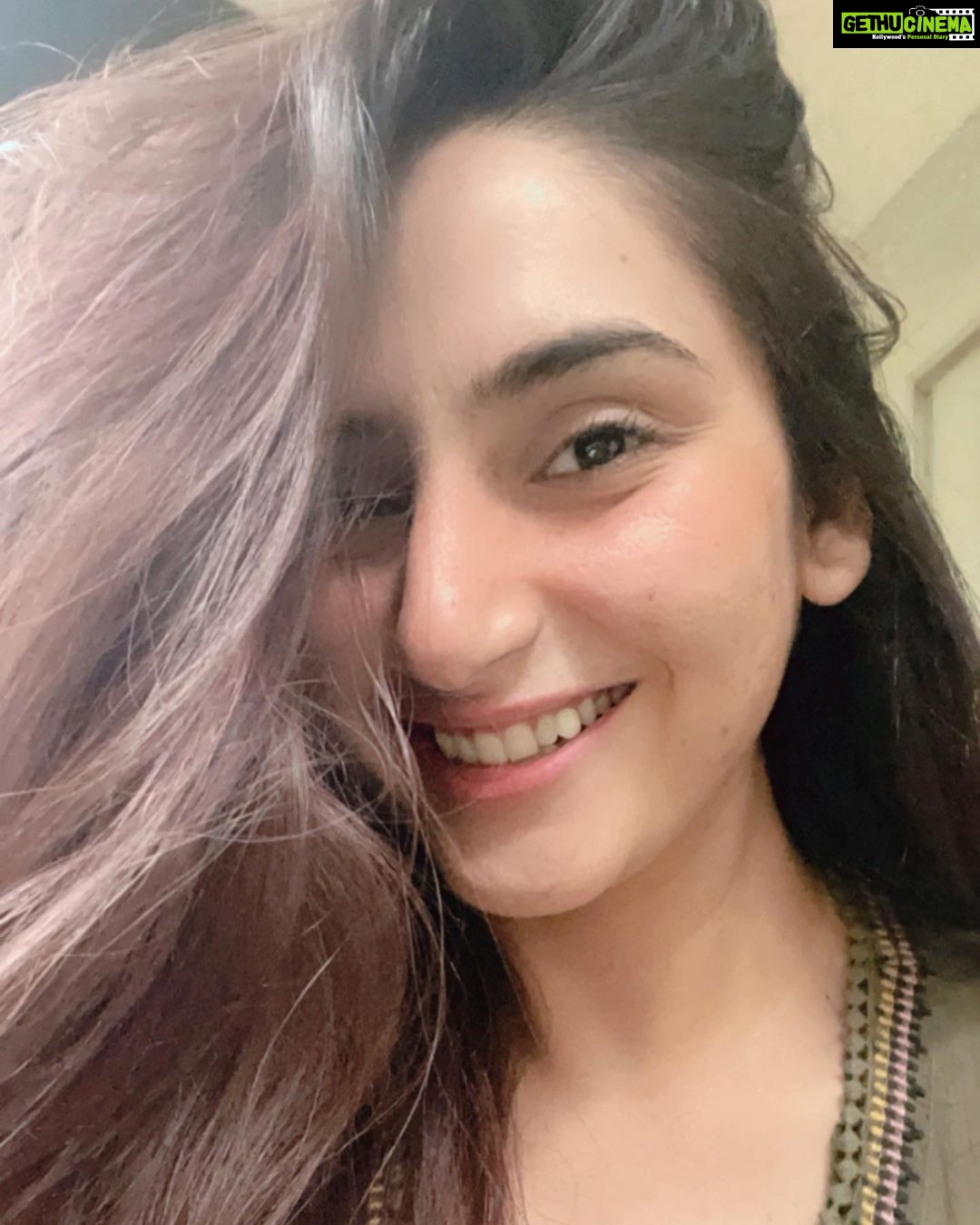 Ragini Dwivedi Instagram - SELFIE Thursday π #raginidwivedi #actor #thursdayvibes #loveyourself #selfie #bepositive #trending #smile #sandalwood #south #india #world #smallthingsinlife #life #pose #influencer #motivator Bangalore, India